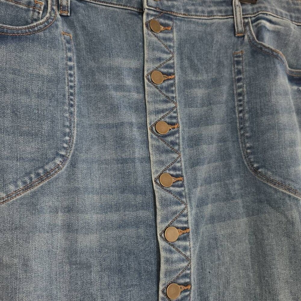 Kut From The Kloth Women’s Size 14W Blue Denim Rose Button Down Skirt - Picture 7 of 7